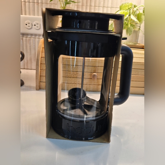 Cold Brew Coffee - Picture 1 of 8